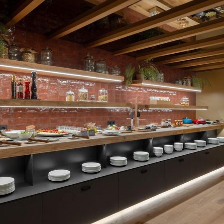 Hotel Sb Win 4 Sup Sant Feliu de Llobregat Bagian luar foto