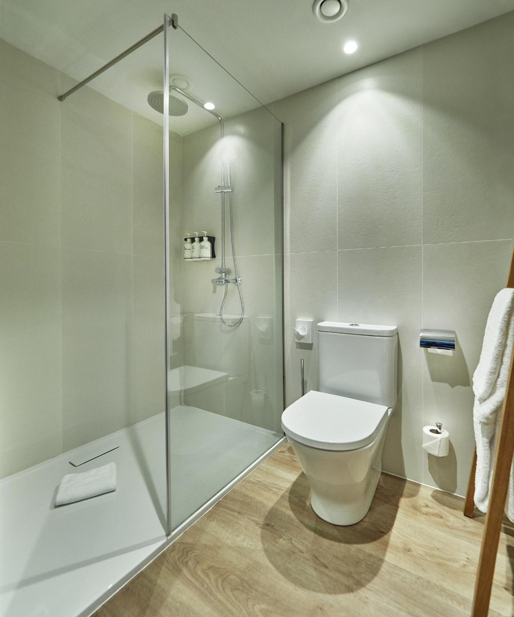 Hotel Sb Win 4 Sup Sant Feliu de Llobregat Bagian luar foto