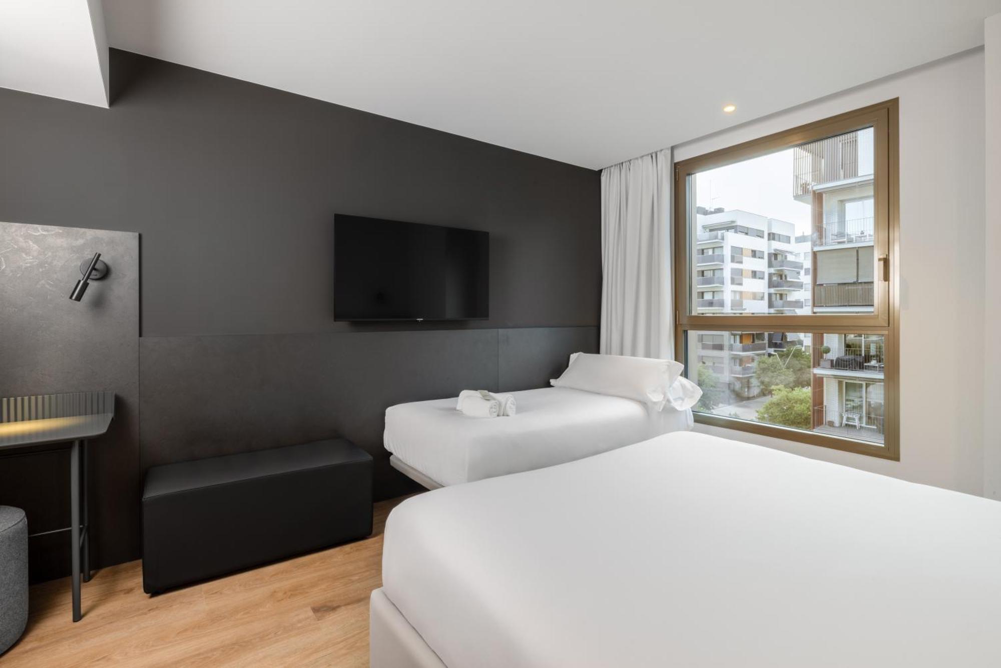 Hotel Sb Win 4 Sup Sant Feliu de Llobregat Bagian luar foto
