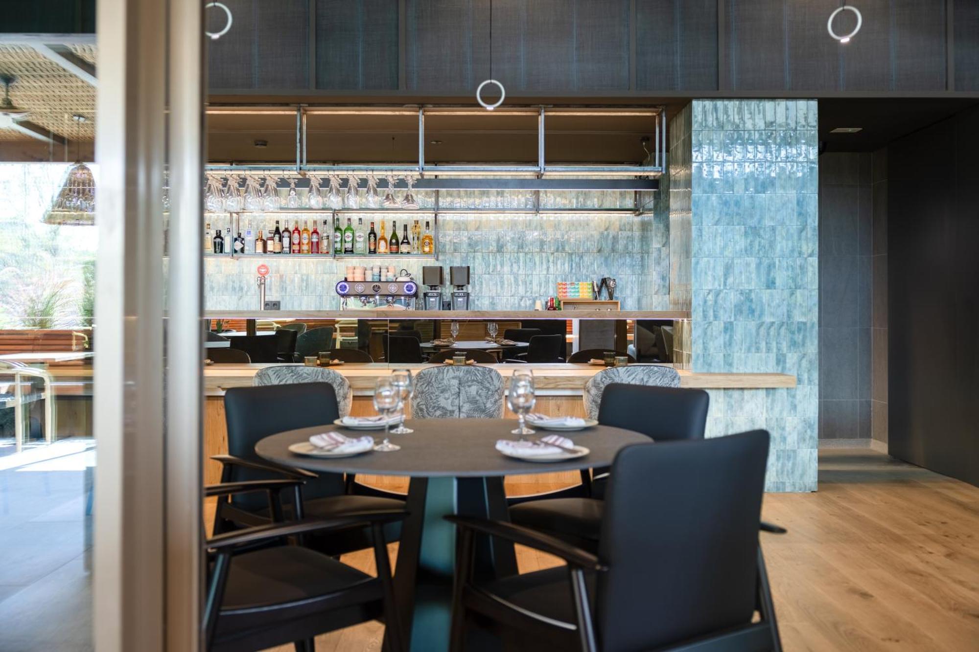 Hotel Sb Win 4 Sup Sant Feliu de Llobregat Bagian luar foto