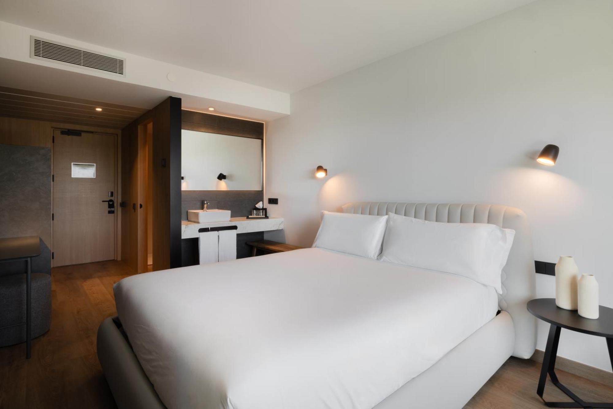 Hotel Sb Win 4 Sup Sant Feliu de Llobregat Bagian luar foto